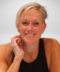 Portrait photograph of Sinead Donovan